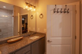 Skyfall | Cabin Rentals of Georgia | Main Level Ensuite Bathroom