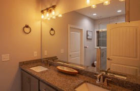 Skyfall | Cabin Rentals of Georgia | Main Level Ensuite Bathroom